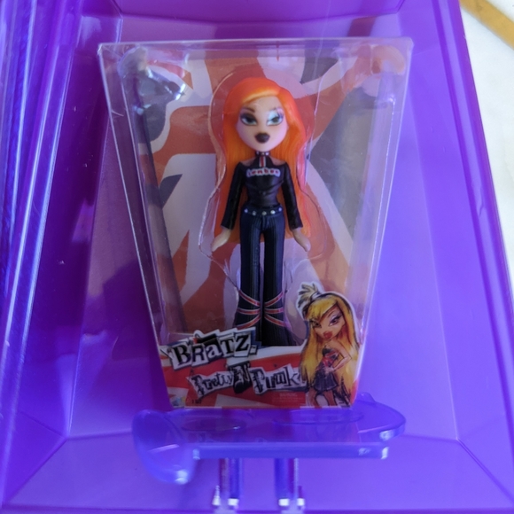 Bratz LE minis - Picture 2 of 3